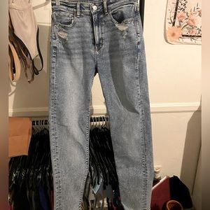 AMERICAN EAGLE OUTFITTERS